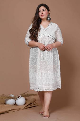 women's plus size mirror lace chikankari kurta