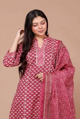womens pink straight floral printed kurta & palazzo with dupatta set 2
