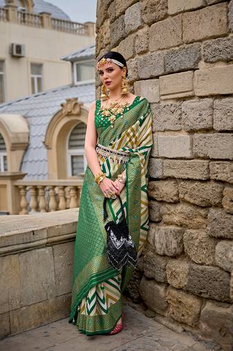 Green Color Weaving Border Silk Blend Saree With Blouse
