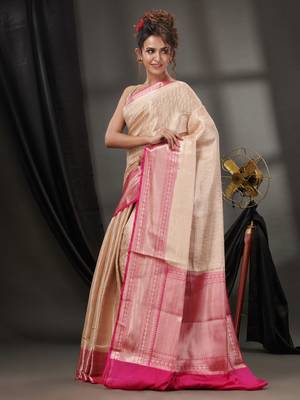 Off White Blended Silk Handwoven Saree With Woven Zari Designs 3