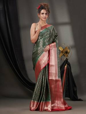 Emerald Green Blended Silk Handwoven Saree With Woven Zari Designs 2