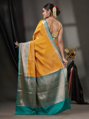 Mustard Blended Silk Handwoven Saree With Woven Zari Designs 4