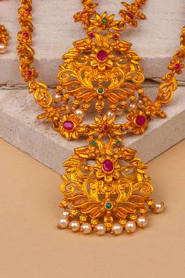 Temple Necklace Set for Festive Elegance 3