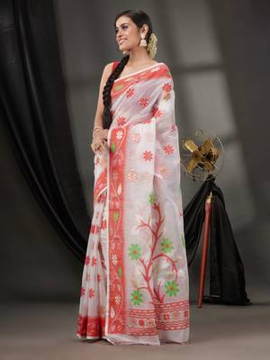 White Cotton Dhakai Jamdani Handwoven Saree With Floral Designs Without Blouse 3