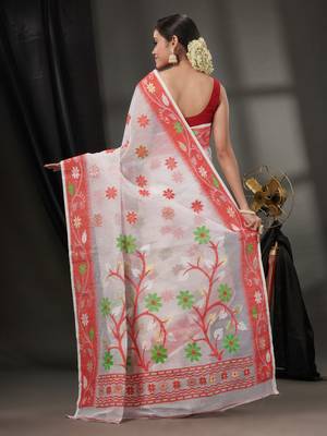 White Cotton Dhakai Jamdani Handwoven Saree With Floral Designs Without Blouse 4