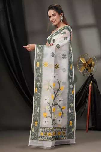 White Cotton Dhakai Jamdani Handwoven Saree With Floral Designs Without Blouse