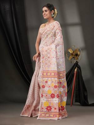 White Cotton Dhakai Jamdani Handwoven Saree With Floral Designs Without Blouse 3