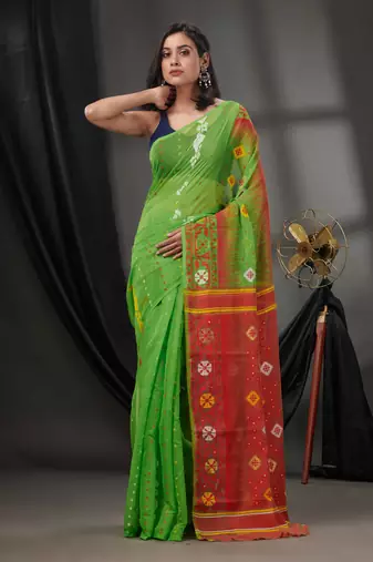 Parrot Green Silk Cotton Jamdani Handwoven Saree With Texture Designs Without Blouse