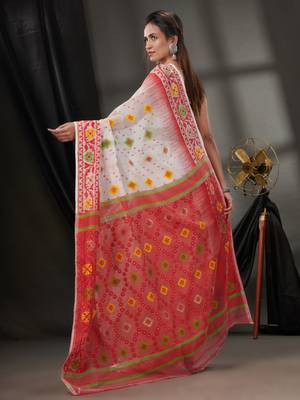 White Silk Cotton Jamdani Handwoven Saree With Texture Designs Without Blouse 3