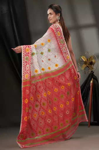 White Silk Cotton Jamdani Handwoven Saree With Texture Designs Without Blouse
