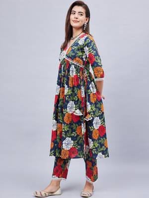 Winred woman blue floral print lace detailing kurta set 4