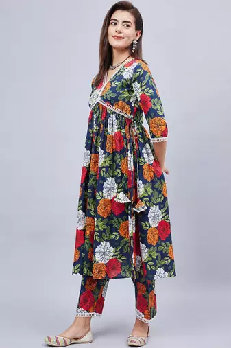 Winred woman blue floral print lace detailing kurta set