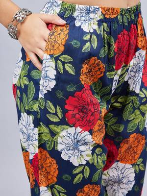 Winred woman blue floral print lace detailing kurta set 6
