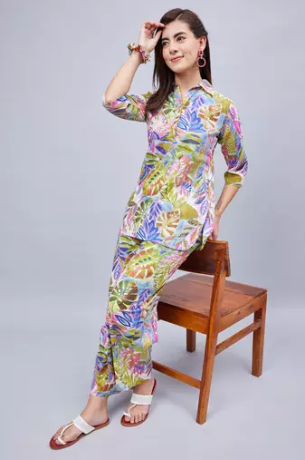 Winred woman multicolour printed collared neck co-ord set
