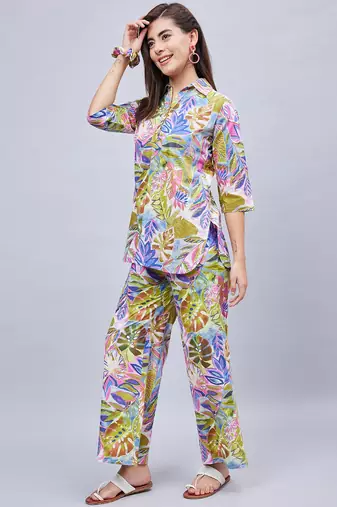 Winred woman multicolour printed collared neck co-ord set