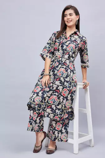 Winered woman black oversized botanical print sleeve lace co-ord set