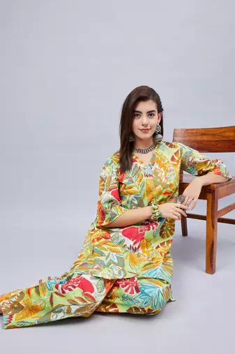 Winred woman multicolour printed v-neck co-ord set