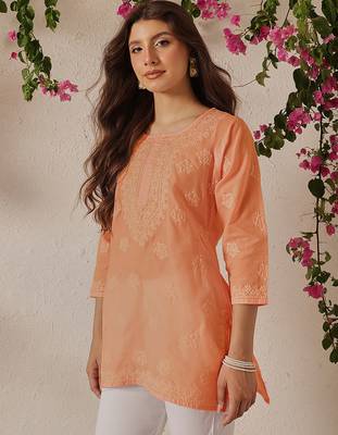 Hand Embroidered Light Peach Cotton Lucknowi Chikankari Straight Kurti For Women 3
