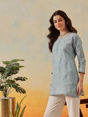 Hand Embroidered Grey Cotton Lucknowi Chikankari Short Kurti For Women 3