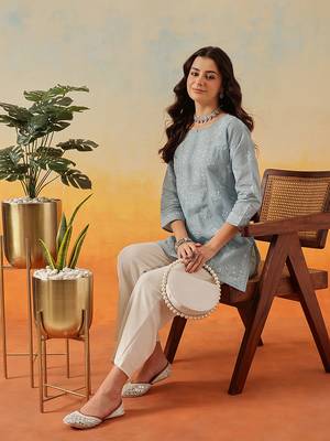 Hand Embroidered Grey Cotton Lucknowi Chikankari Short Kurti For Women 4
