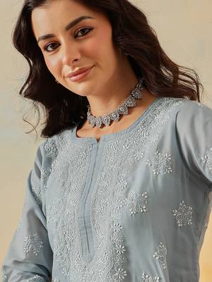 Hand Embroidered Grey Cotton Lucknowi Chikankari Short Kurti For Women 6