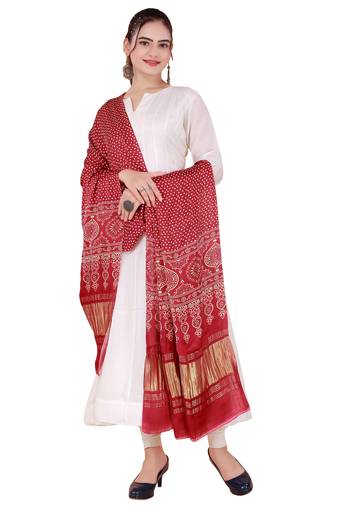 DesiButik Silk Dupatta with Zari Work 36*102 inches