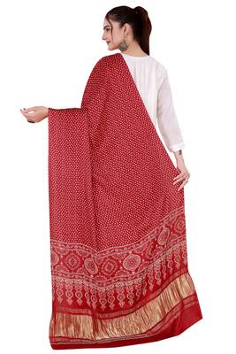 DesiButik Silk Dupatta with Zari Work 36*102 inches 2