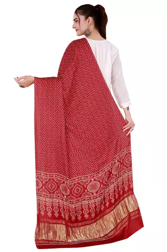 DesiButik Silk Dupatta with Zari Work 36*102 inches