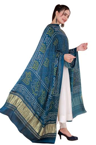 DesiButik Silk Dupatta with Zari Work 36*102 inches