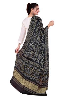 DesiButik Silk Dupatta with Zari Work 36*102 inches 2