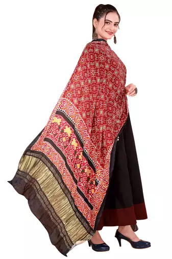 DesiButik Silk Dupatta with Zari Work 36*102 inches