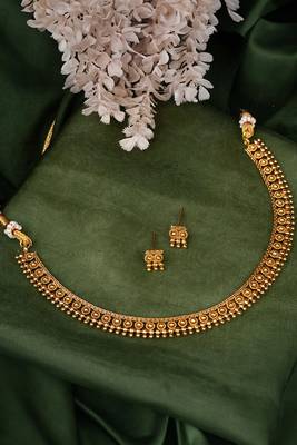 Traditional South Indian Gold Plated Necklace Set for Festive Elegance 1