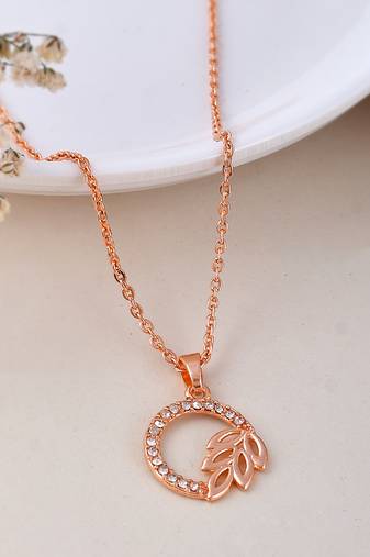 Rose gold pendant chain
