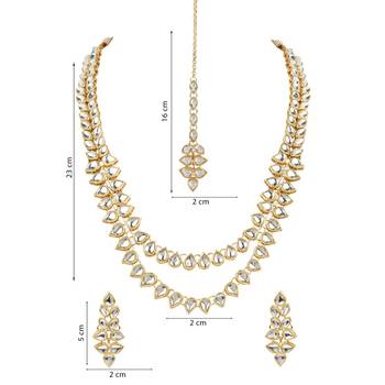 Gold Plated Traditional Kundan Necklace Jewellery Set with Earrings & Maang Tikka for Women  6