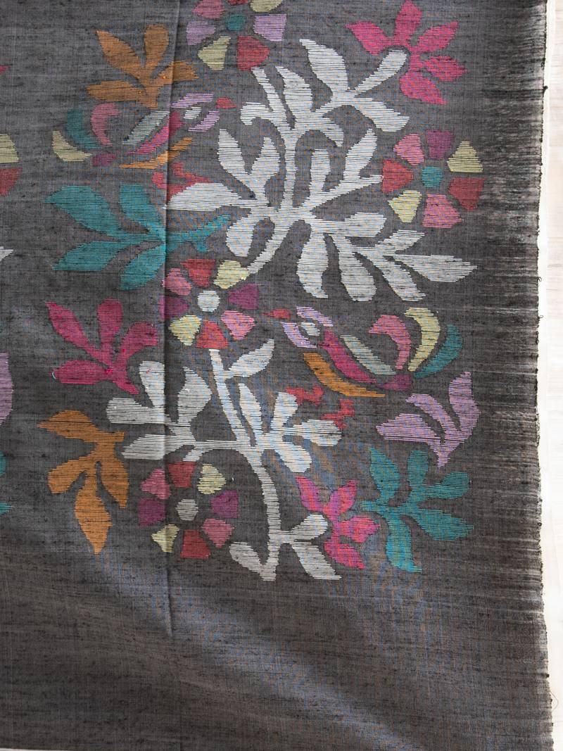 White & Black Silk Matka Solid Body Handwoven Jamdani Saree