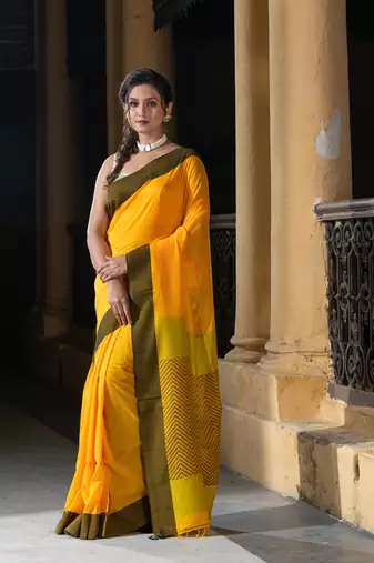 Yellow Cotton Solid Border With Jacquard Pallu Handloom Saree