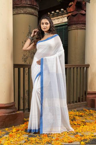 White Cotton Solid Body With Stripe Pallu Handloom Saree
