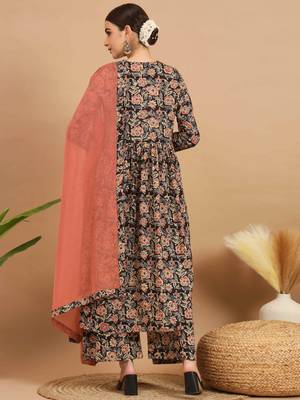 Vbuyz Women'S Kalamkari Print Alia Cut Cotton Black Stitched Kurta Palazzo With Dupatta 2