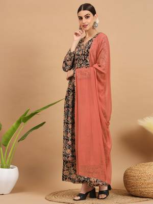 Vbuyz Women'S Kalamkari Print Alia Cut Cotton Black Stitched Kurta Palazzo With Dupatta 3
