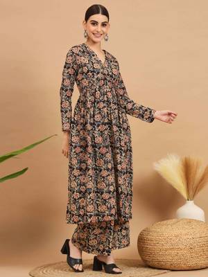 Vbuyz Women'S Kalamkari Print Alia Cut Cotton Black Stitched Kurta Palazzo With Dupatta 7
