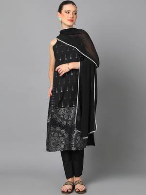 Ziyaa women's black crepe straight kurta, pant and dupatta set 1