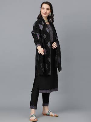 Ziyaa women's black crepe straight kurta, pant and dupatta set 2