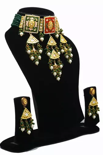 Red green kundan necklace set