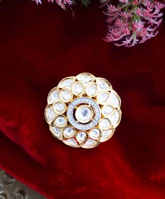 Round white kundan ring 1