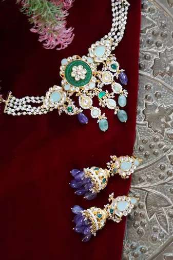 Green floral necklace set