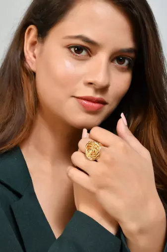 Gold plated meshwire rose ring