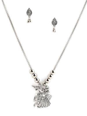 GERMAN SLIVER NECKLESS FOR WOMEN IN REGULAR USE 2