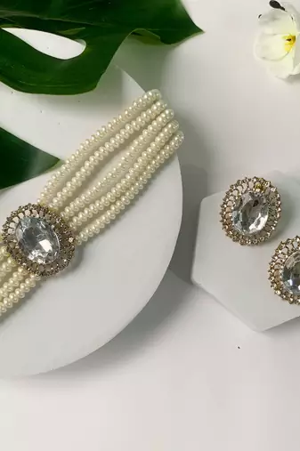 Traditional Green Stone Studded Pearl Choker Necklace Jewellery Set