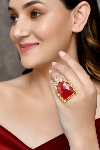 Gold p;ated kundan stone ring