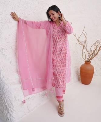 Petunia pink kurta with narrow pants 1